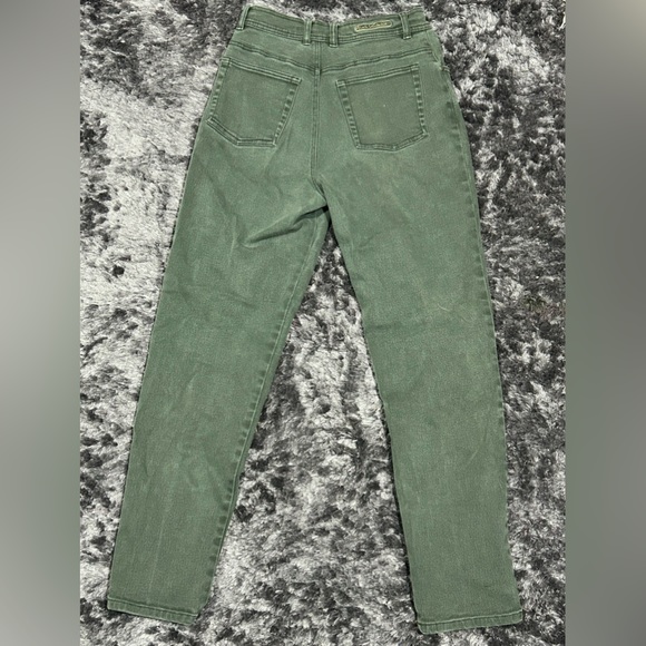 green pants - Picture 2 of 3